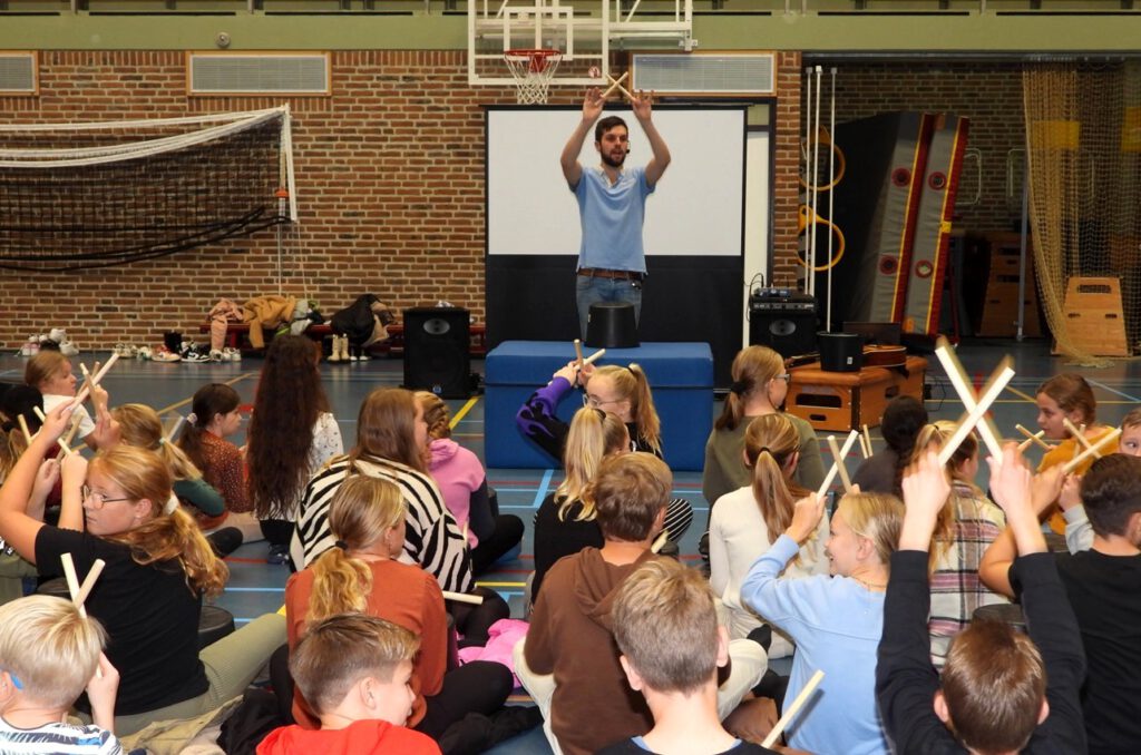 Doelgroep: alle groepen
Duur: jaarrond, wekelijks
Docenten: 1 docent
Locatie: de basisschool