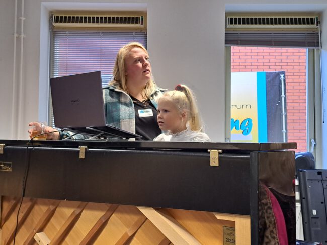 Doelgroep: groep 5,6,7,8
Duur: 7 lessen incl. een presentatie
Docenten: 1 docent
Locatie: de basisschool